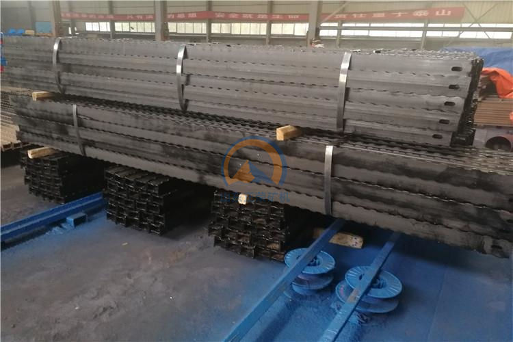 目前，大多數(shù)隊(duì)干有這樣的想法：我的工作就是抓進(jìn)尺、抓產(chǎn)量，我這個(gè)月的生產(chǎn)上去了，這個(gè)月我的工作就做好了